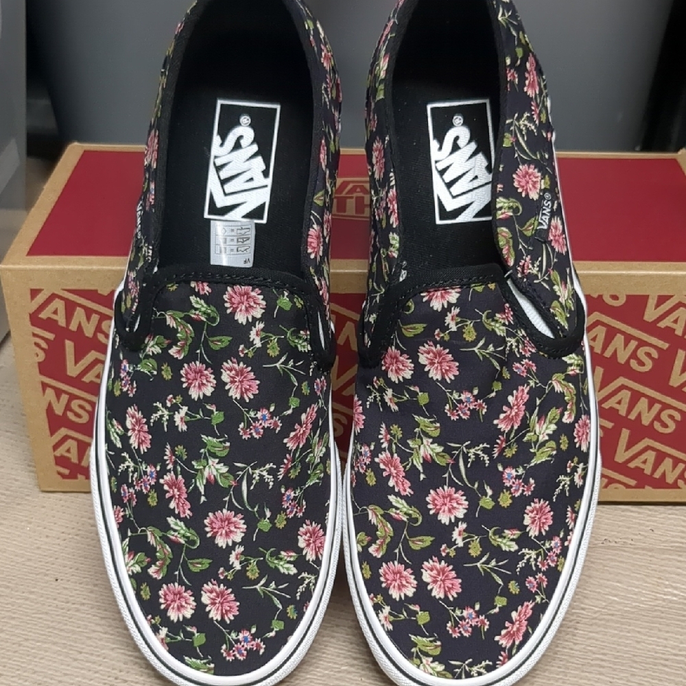 NEW (Display) Vans Black Floral Sneakers SZ 8.5